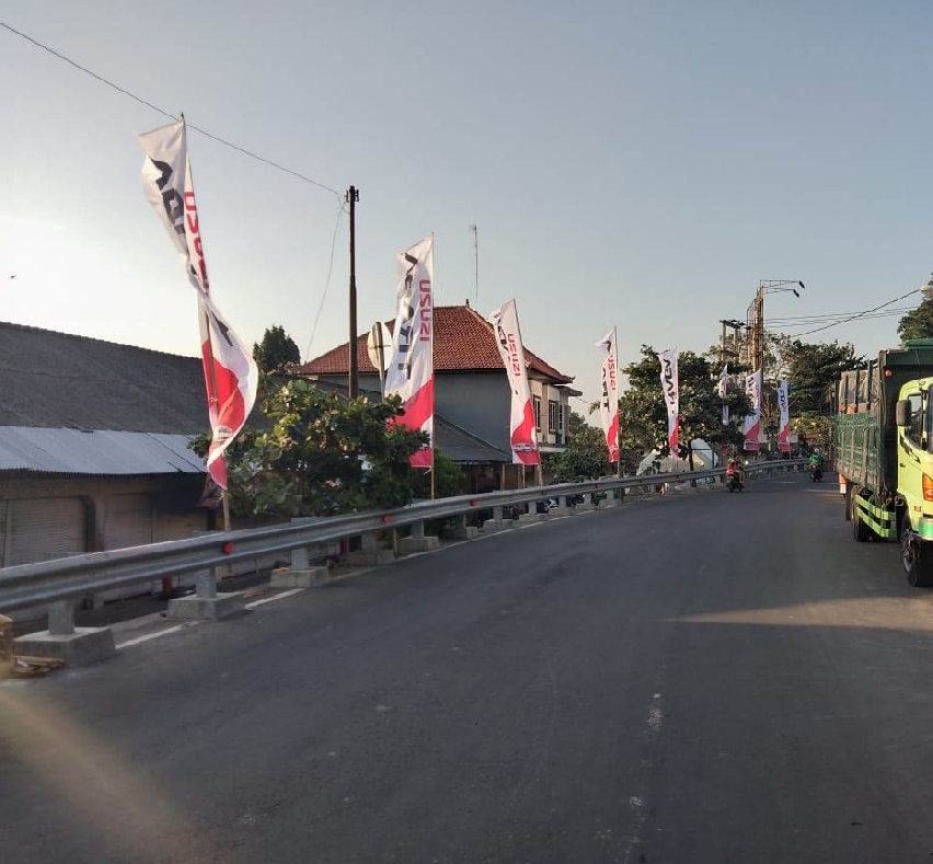 Umbul Isuzu di Pasar Anyar Sari Cargo 